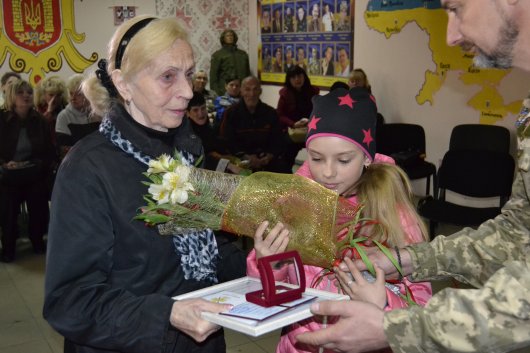 У Чернівцях вручили пам`ятні нагороди матерям учасників АТО