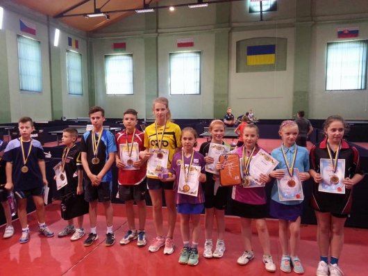 Міні-кадети з Чернівців – кращі в Україні з настільного тенісу ВІДЕО
