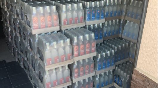 Буковинські податкові міліціонери виявили сховище алкогольних виробів сумнівного походження на суму 1,6 мільйонів гривень