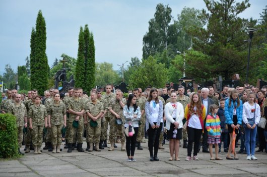 У Чернівцях відкрито меморіал воїнам АТО