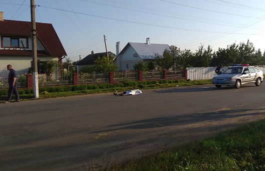 У Сторожинці місцевий житель потрапив під колеса іномарки (ФОТО)