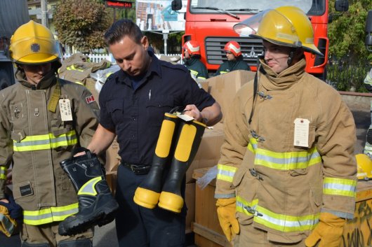 Буковинські рятувальники отримали спорядження та одяг від рятувальників Канади