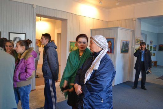 У Вижниці відкрили виставку художника-аматора з Чернівців Елли Мадей
