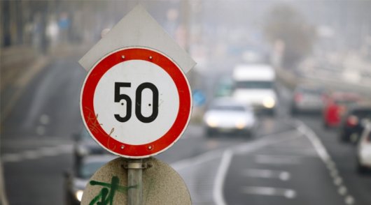 З 1 січня швидкість транспорту в населених пунктах зменшено до 50 км/год