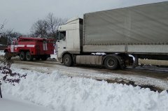 Рятувальники Буковини продовжують надавати допомогу на дорогах 