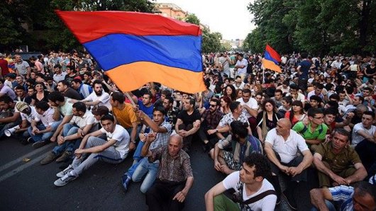 Чому революція у Вірменії приречена на поразку