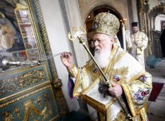 На Вселенського Патріарха тиснуть противники української автокефалії